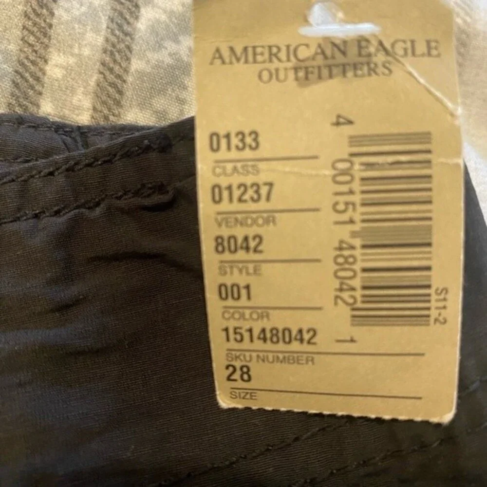 NWT men’s American Eagle swimtrunks / shorts size 28 gray with eagle logo - Picture 4 of 8